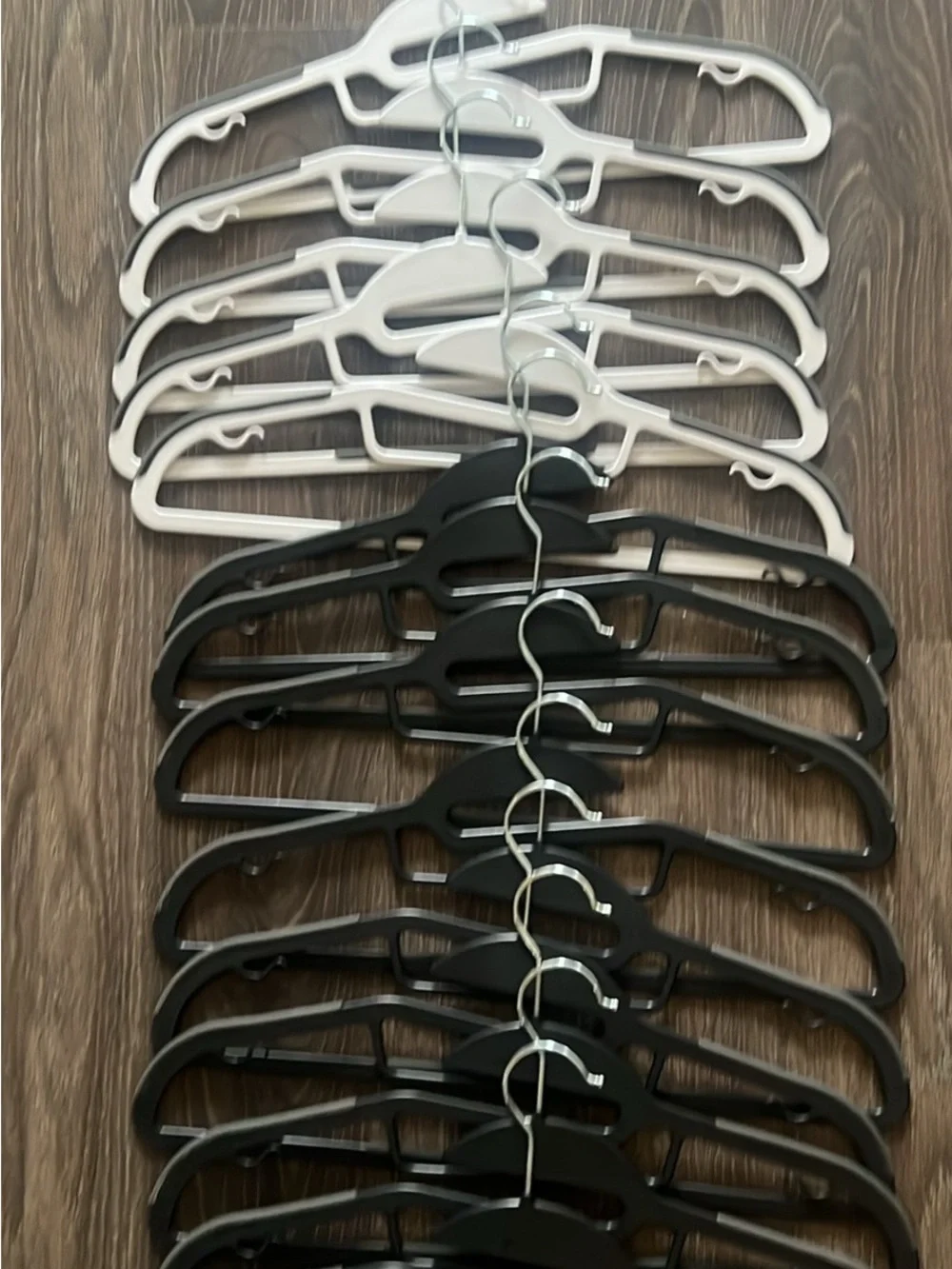 Black & White Slim Plastic Clothes Hangers - Multipack